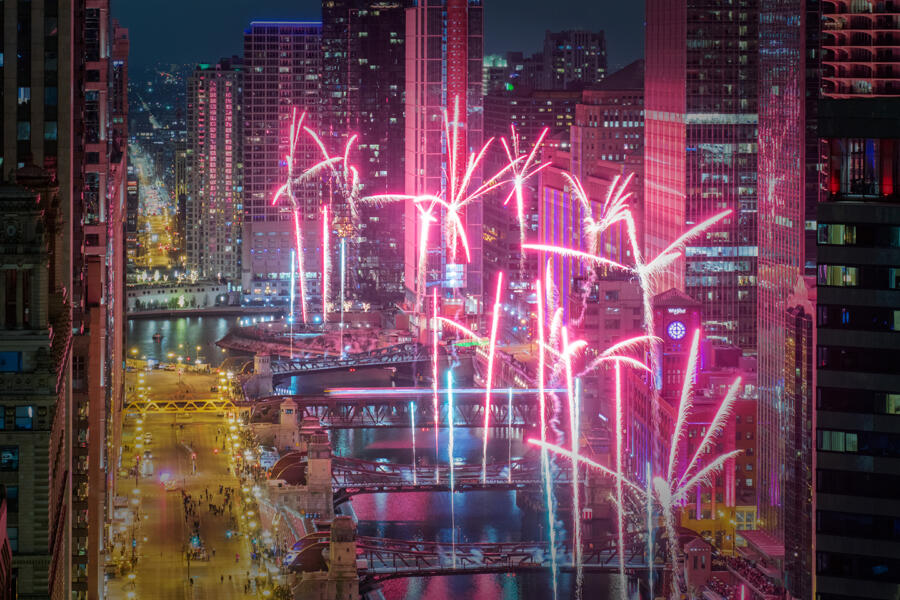 NYE fireworks on the Chicago RIver